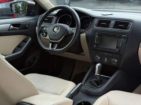 Used 2015 Volkswagen Jetta SE image 10