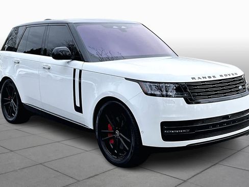 Used 2023 Land Rover Range Rover SE image 3
