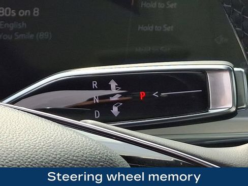 Used 2024 Cadillac Lyriq Luxury AWD/4WD image 11