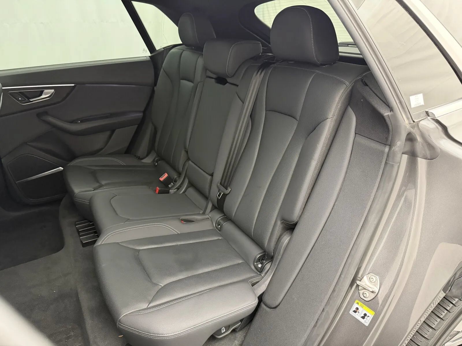 Used 2019 Audi Q8 Prestige AWD/4WD image 46