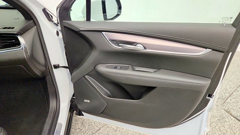 Used 2024 Cadillac XT6 Luxury FWD image 27