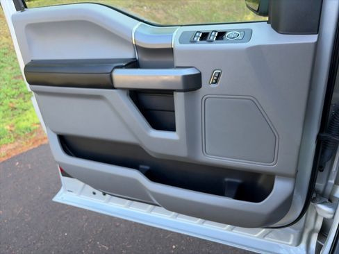 Used 2019 Ford F150 XLT w/ Equipment Group 302A Luxury AWD/4WD image 14