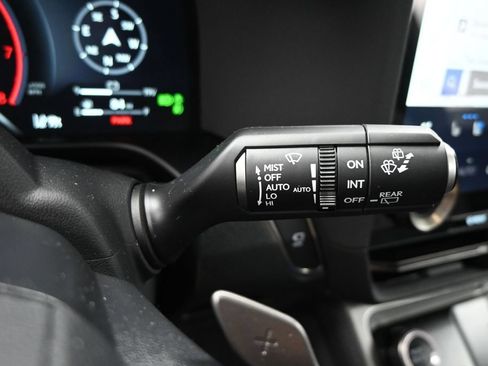Used 2025 Lexus GX 550 w/ Accessory Package (2T) AWD/4WD image 17