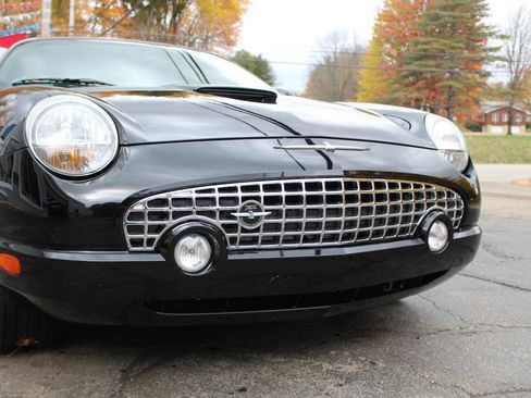 Used 2003 Ford Thunderbird image 23