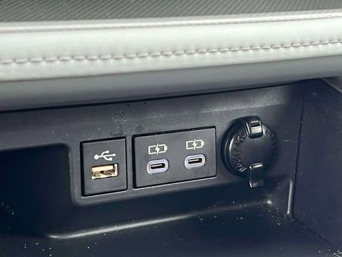 Certified 2023 Toyota Highlander LE image 35