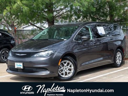 Used 2023 Chrysler Voyager LX image 1