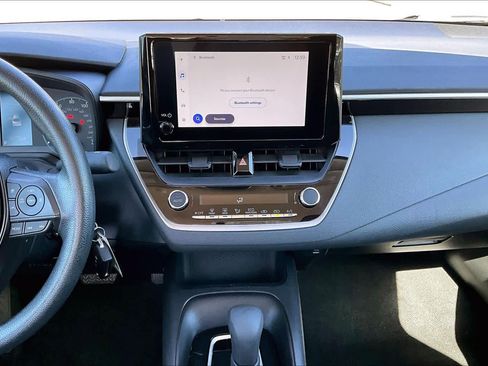 Used 2025 Toyota Corolla LE image 7