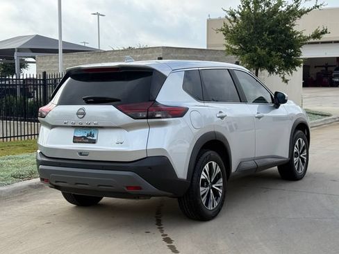 Used 2023 Nissan Rogue SV FWD image 4