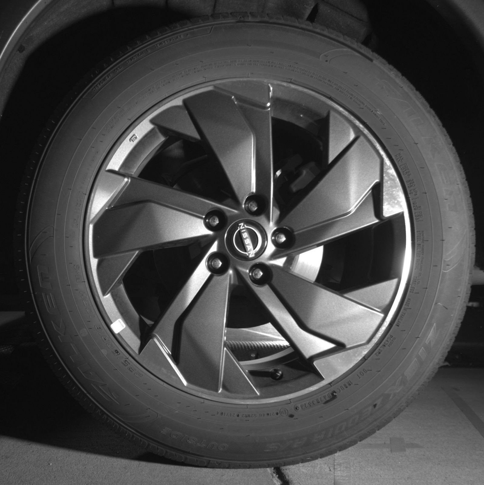 Used 2025 Nissan Rogue SV FWD image 16