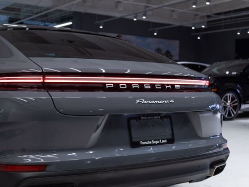 Certified 2025 Porsche Panamera 4 AWD/4WD image 30