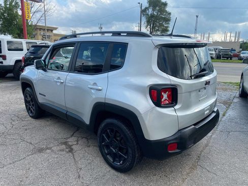 Used 2019 Jeep Renegade Altitude w/ Quick Order Package 2XM image 8