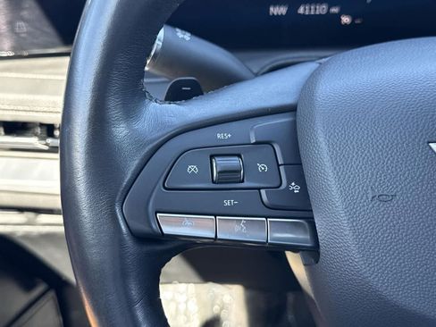 Used 2024 Cadillac XT4 Premium Luxury image 10