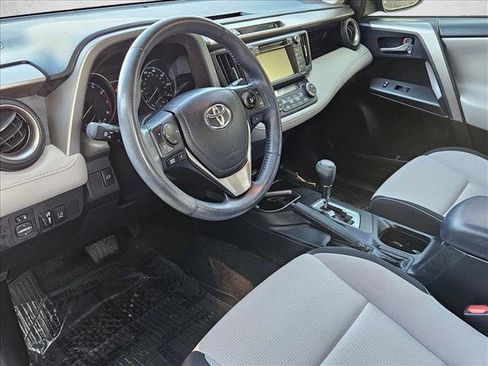 Used 2018 Toyota RAV4 XLE FWD image 10
