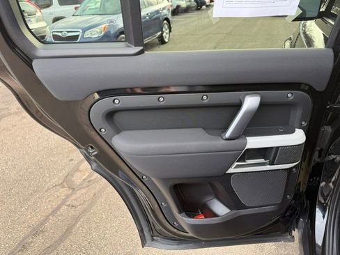 Used 2022 Land Rover Defender 110 X-Dynamic SE image 21