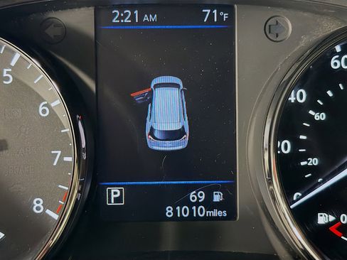 Used 2020 Nissan Rogue SV image 14