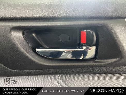 Used 2017 Subaru Legacy 2.5i Sport image 48