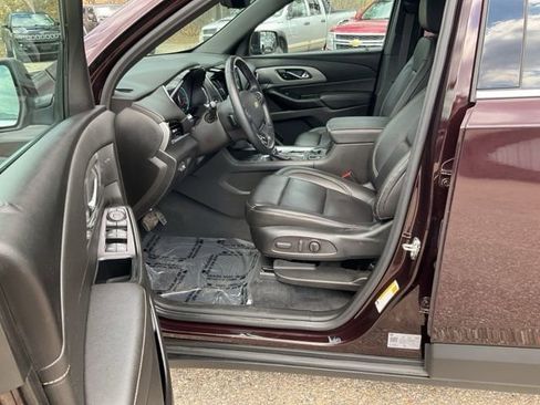 Used 2023 Chevrolet Traverse LT w/ LT Premium Package AWD/4WD image 15