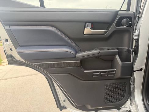 Used 2026 Toyota 4Runner Platinum AWD/4WD image 18
