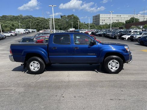 Used 2015 Toyota Tacoma 4x4 Double Cab w/ SR5 Package image 7