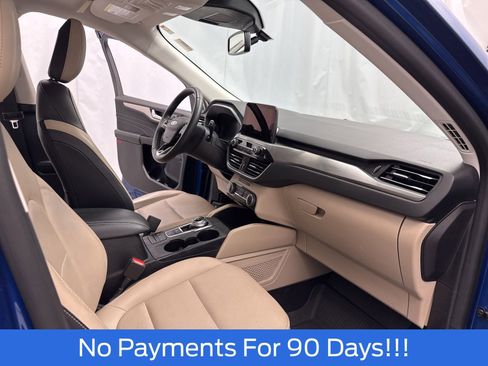 Certified 2022 Ford Escape Titanium w/ Class II Trailer Tow Package image 31