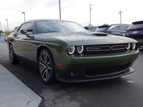 Used 2023 Dodge Challenger R/T w/ Plus Package image 6