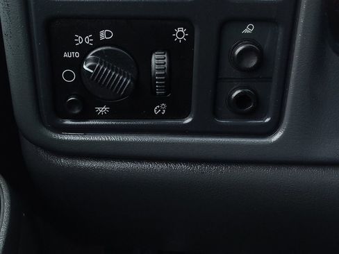 Used 2005 Chevrolet Silverado 1500 LS w/ Light Duty Power Package image 8