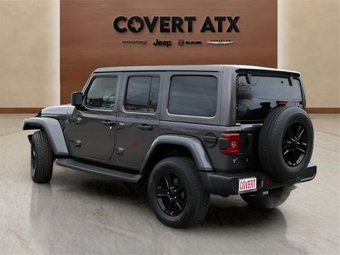 Used 2020 Jeep Wrangler Unlimited Sahara image 3