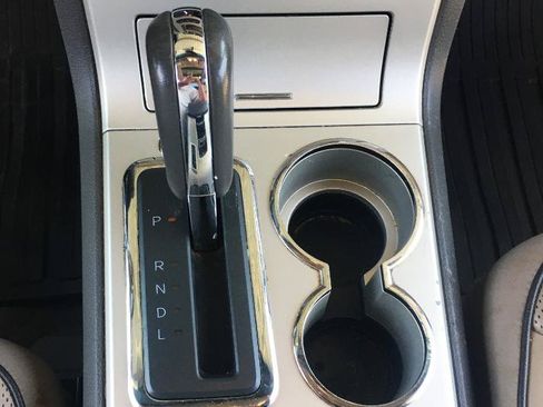Used 2010 Lincoln MKX 2WD image 23