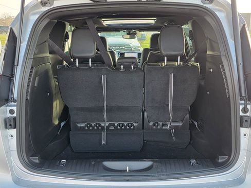 New 2026 Chrysler Pacifica Limited image 33