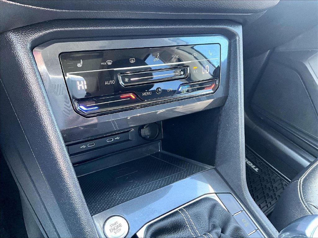 Used 2022 Volkswagen Tiguan SE AWD/4WD image 30