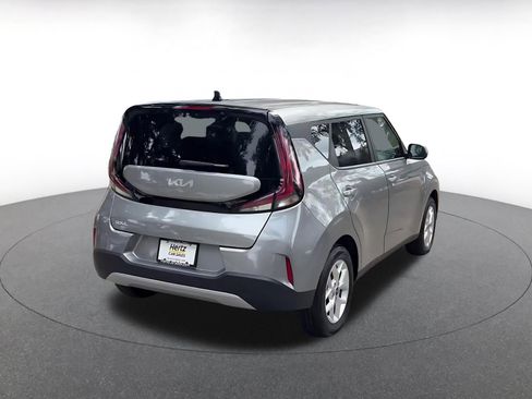 Used 2025 Kia Soul LX w/ LX Technology Package FWD image 14