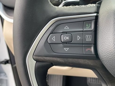 New 2025 Jeep Grand Cherokee Limited image 18