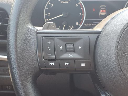 Used 2024 Nissan Rogue S FWD image 15