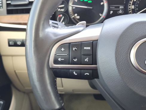 Used 2018 Lexus LX 570 4WD w/ Luxury Package image 27