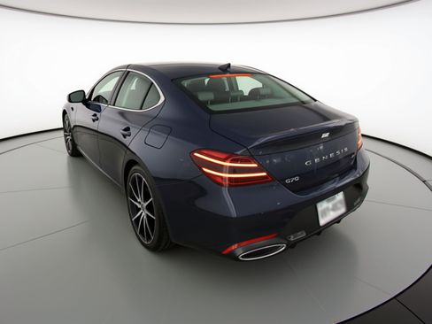 Used 2025 Genesis G70 2.5T image 6