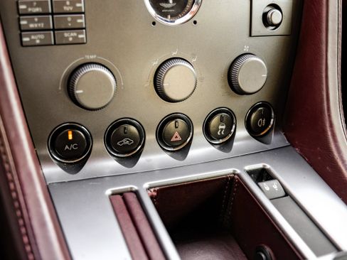 Used 2005 Aston Martin DB9 Coupe RWD image 29
