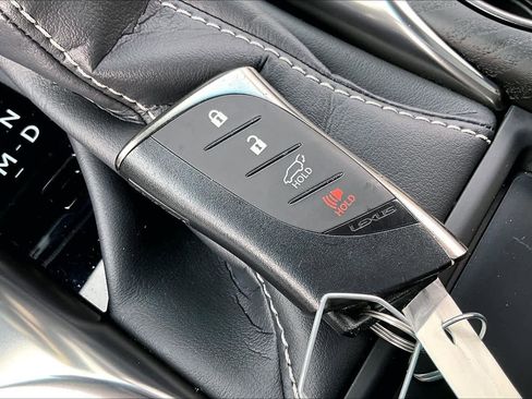 Used 2024 Lexus LX 600 4WD w/ Luxury Package image 15