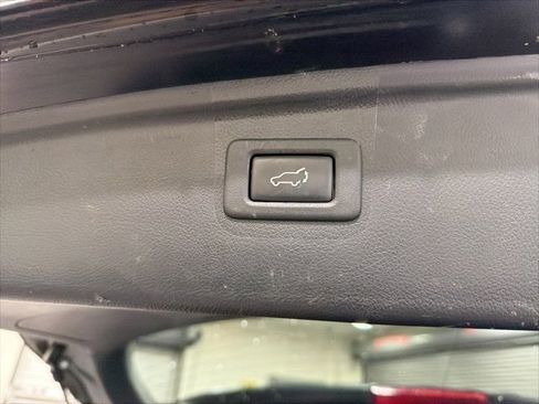 Used 2016 Subaru Outback 3.6R Limited image 36