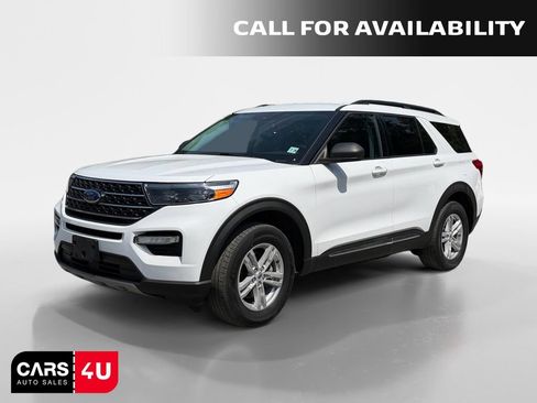 Used 2021 Ford Explorer XLT w/ Equipment Group 202A AWD/4WD image 3