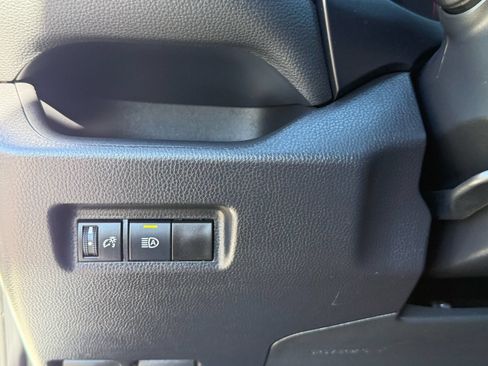 Used 2025 Toyota RAV4 LE AWD/4WD image 15