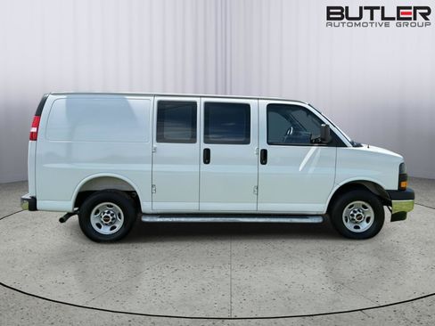 Used 2025 GMC Savana 2500 w/ Driver Convenience Package RWD image 7