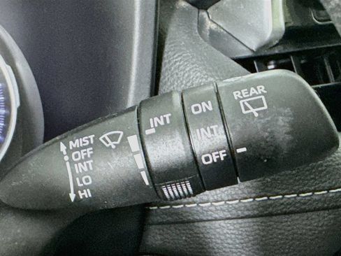 Used 2020 Toyota RAV4 XLE w/ Convenience Package FWD image 14