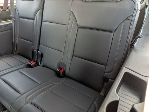 Used 2023 GMC Yukon XL Denali AWD/4WD image 19