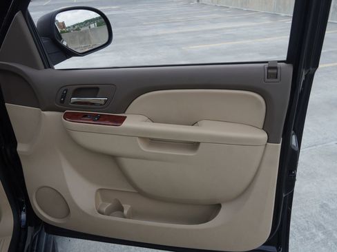 Used 2014 Chevrolet Tahoe LT image 34