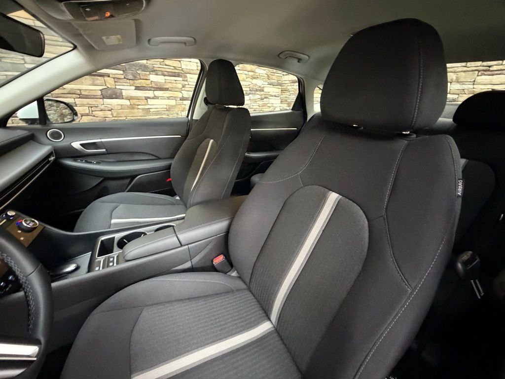 Used 2025 Hyundai Sonata SEL FWD image 12