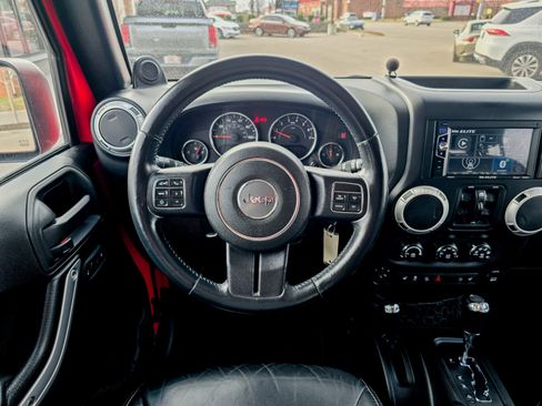 Used 2014 Jeep Wrangler Unlimited Sahara w/ Max Tow Package image 30