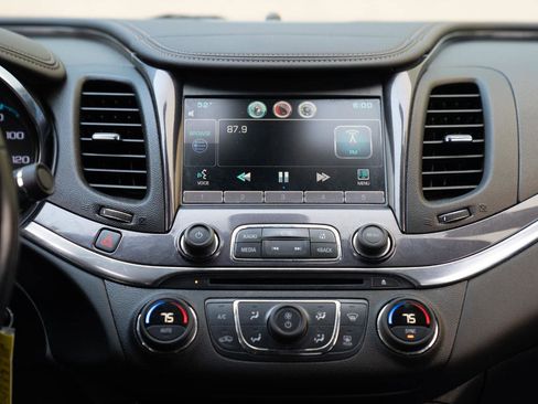 Used 2015 Chevrolet Impala LT w/ Convenience Package image 28