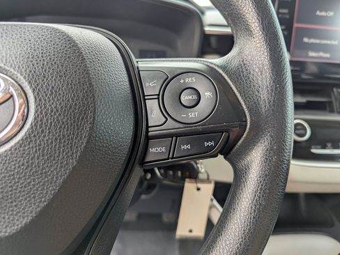 Used 2022 Toyota Corolla LE image 23