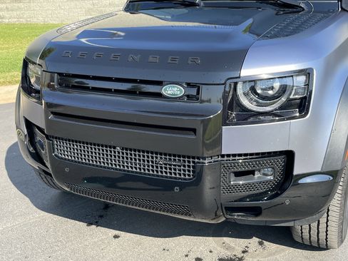 Used 2023 Land Rover Defender 110 X-Dynamic SE AWD/4WD image 11