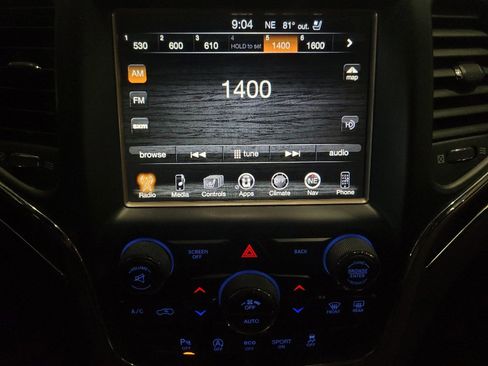 Used 2017 Jeep Grand Cherokee Limited w/ Luxury Group II AWD/4WD image 25